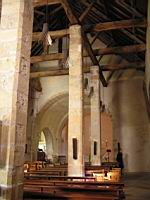 Jasseron, Eglise St-Jean Baptiste, Piliers en pierre (2)
